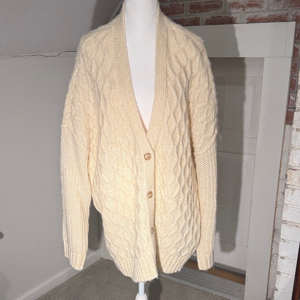 American Eagle Outfitters Ivory Cable Knit Cardigan